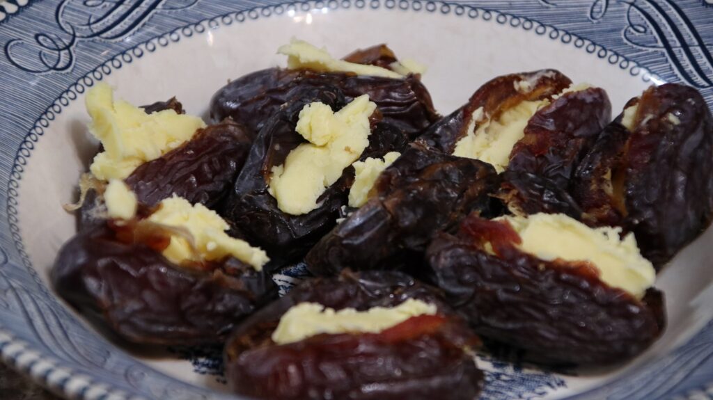 The best way to eat dates